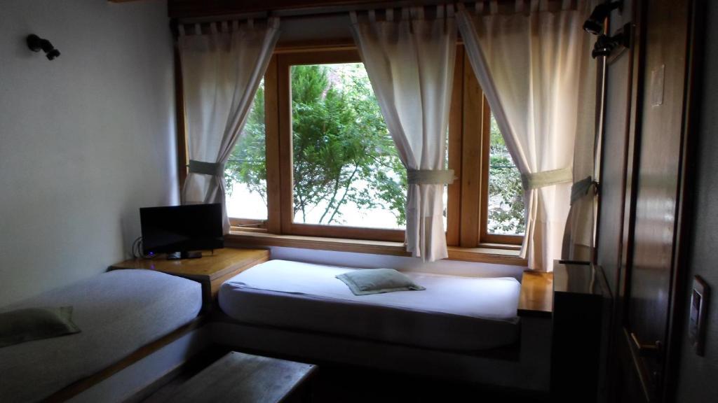 Apart Hotel Robles Del Sur San Martín de los Andes 客房 照片