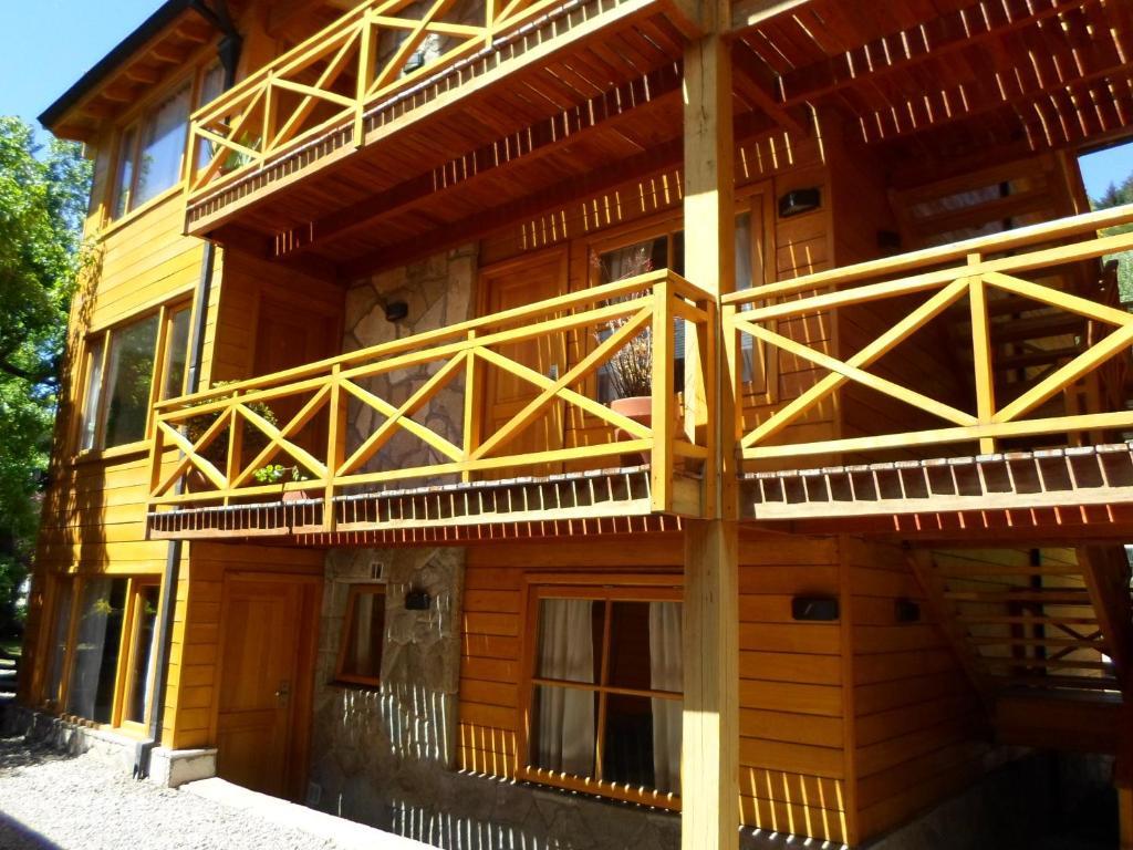 Apart Hotel Robles Del Sur San Martín de los Andes 外观 照片